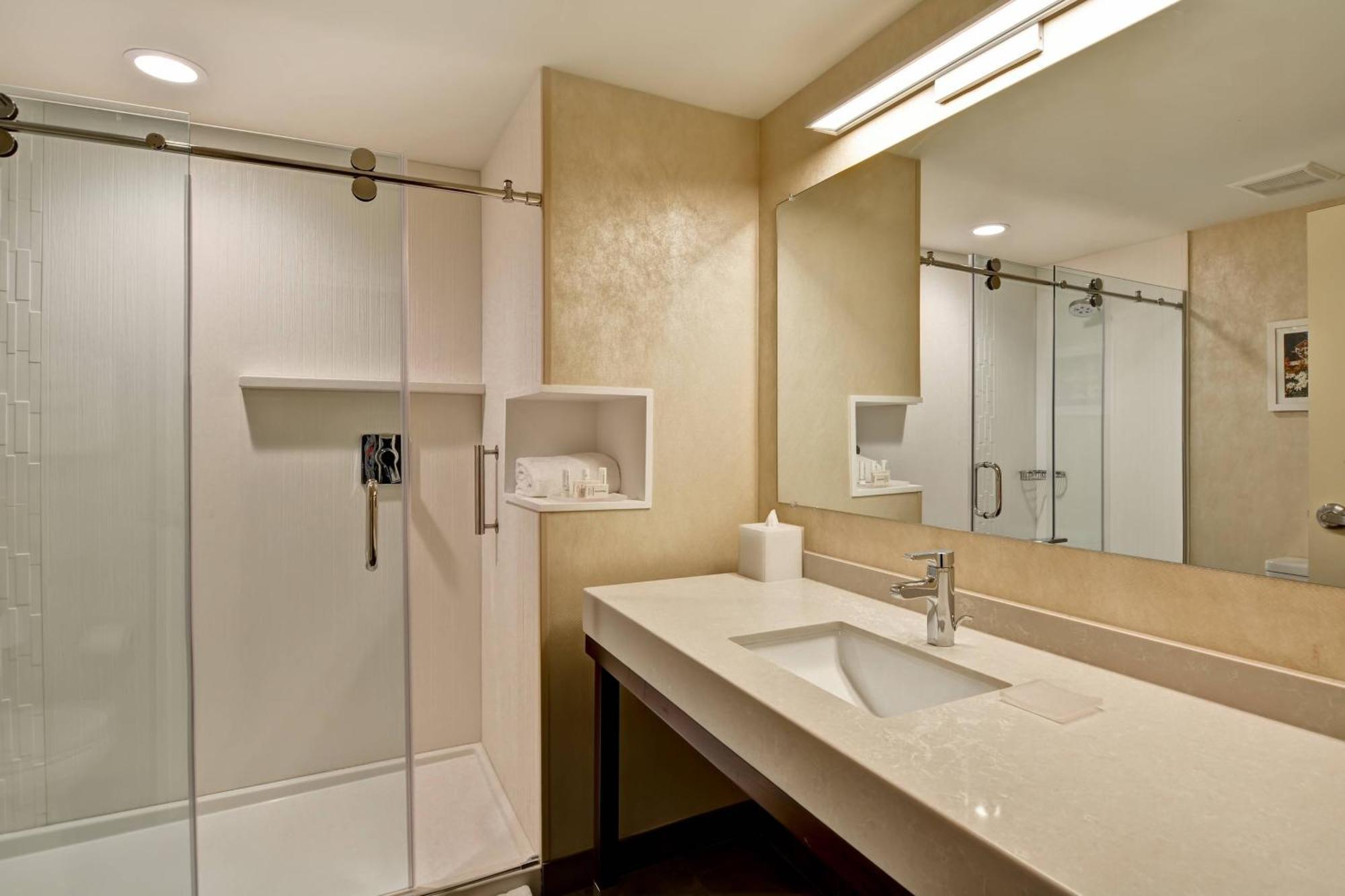 Courtyard By Marriott Long Island Islip/Courthouse Complex Hotel Central Islip Exterior foto