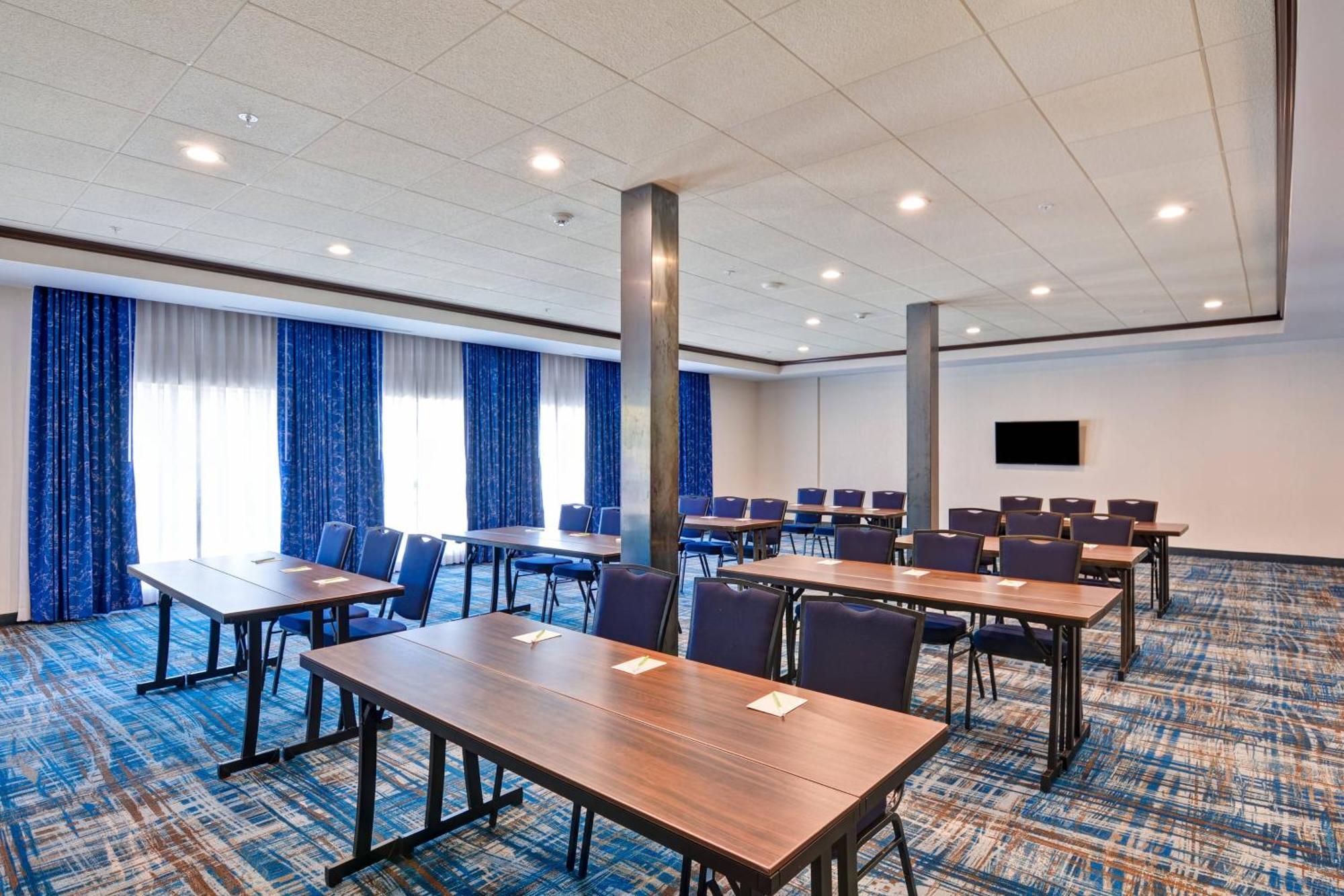 Courtyard By Marriott Long Island Islip/Courthouse Complex Hotel Central Islip Exterior foto