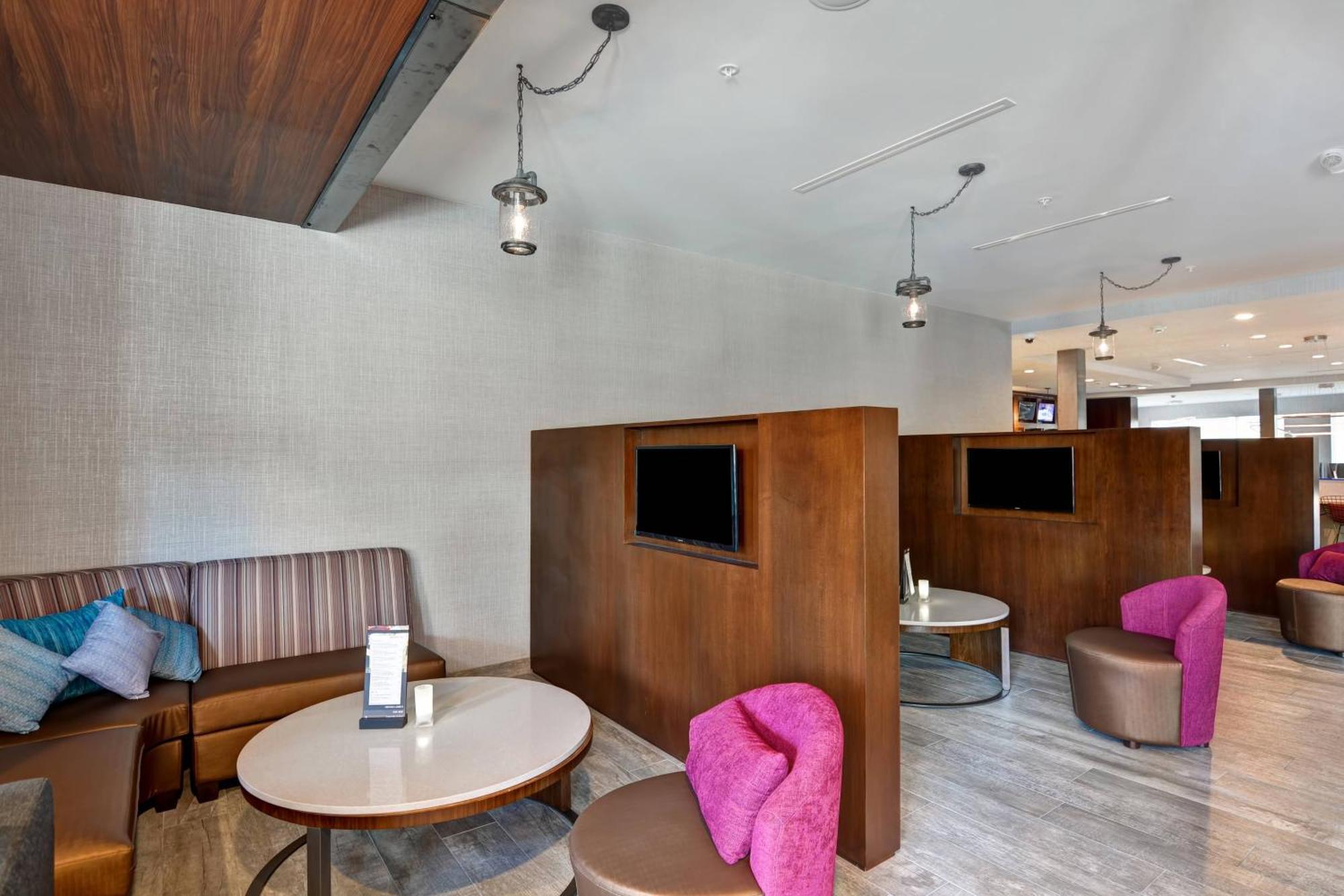Courtyard By Marriott Long Island Islip/Courthouse Complex Hotel Central Islip Exterior foto