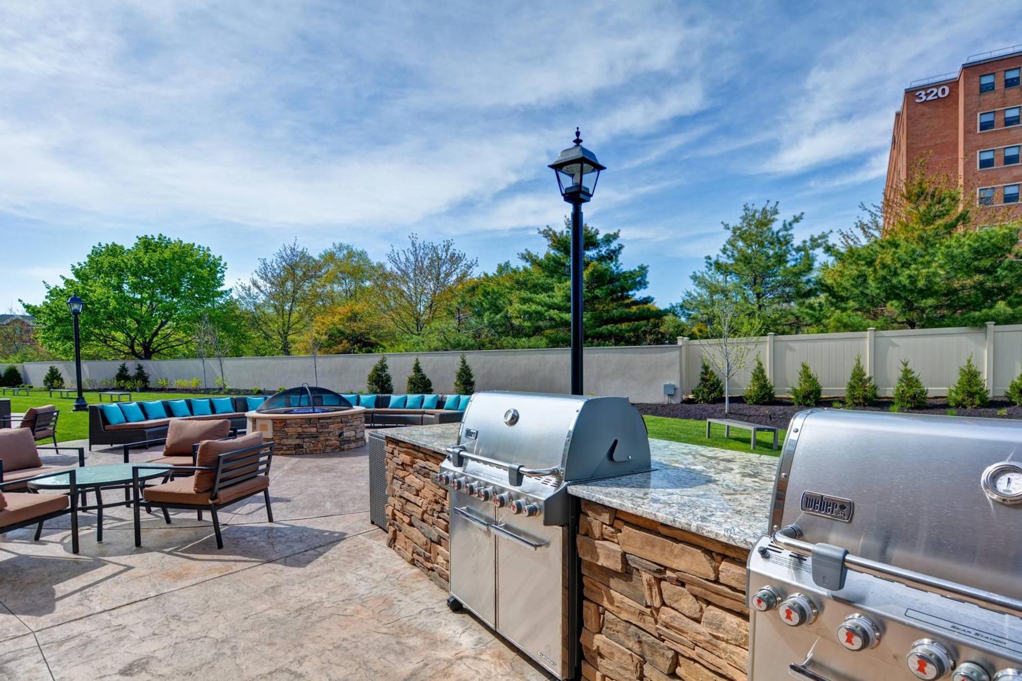 Courtyard By Marriott Long Island Islip/Courthouse Complex Hotel Central Islip Exterior foto