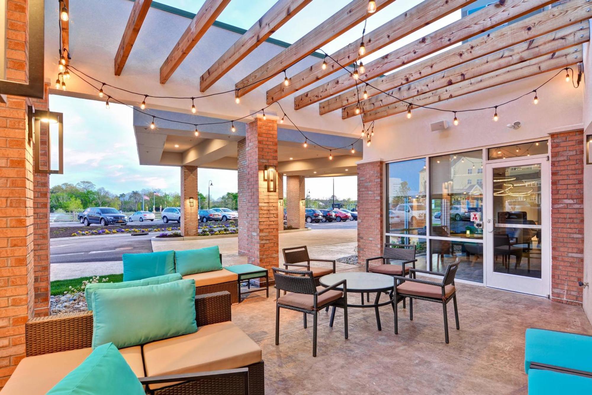 Courtyard By Marriott Long Island Islip/Courthouse Complex Hotel Central Islip Exterior foto